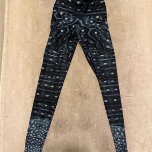 Waterlust Whale Shark Leggings - WOMEN MEDIUM - no stains or flaws. Never worn!